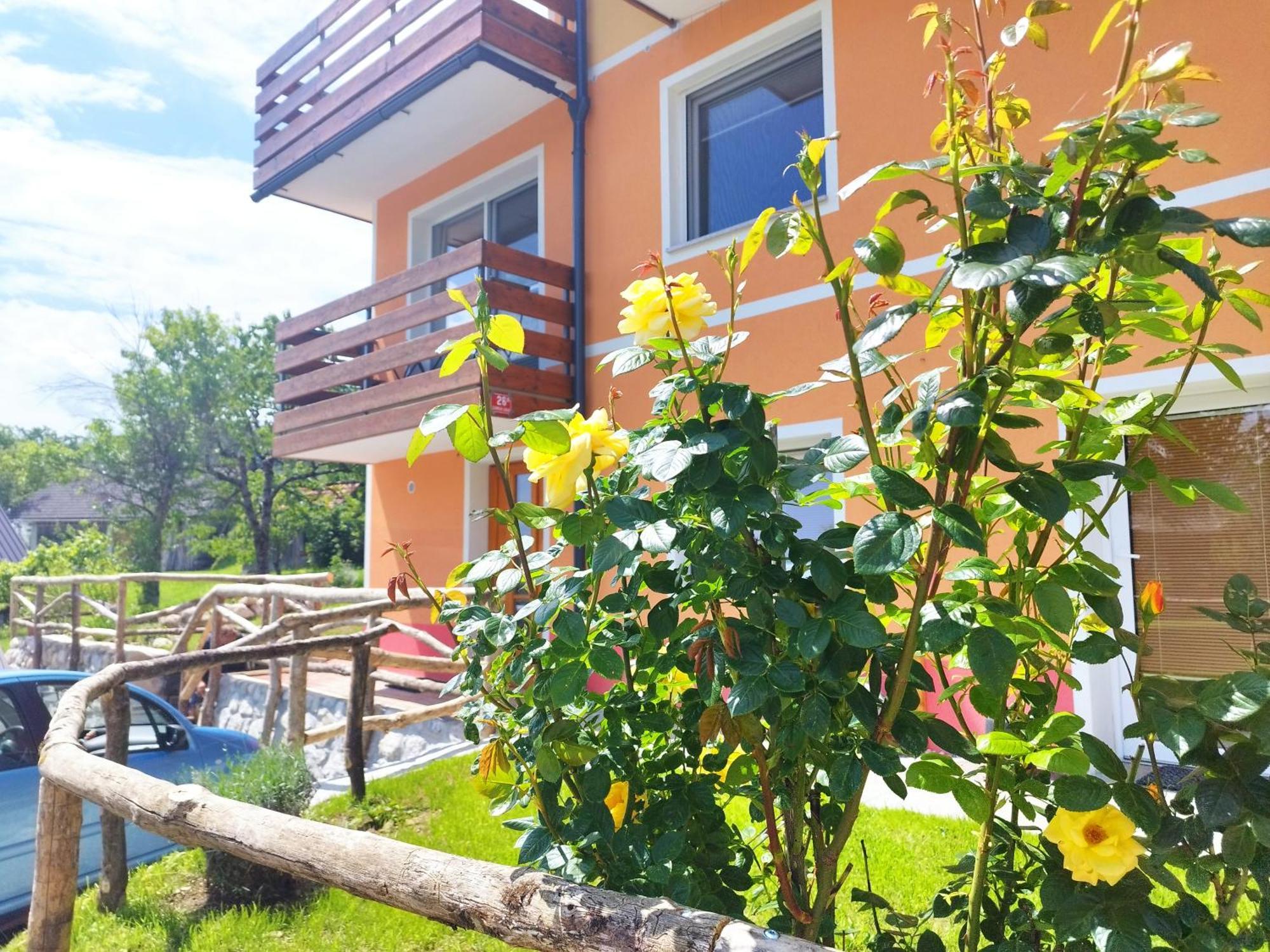 Tree Apartment Bled Ngoại thất bức ảnh